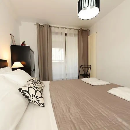 Apartment Etoile Grand Five Stars House